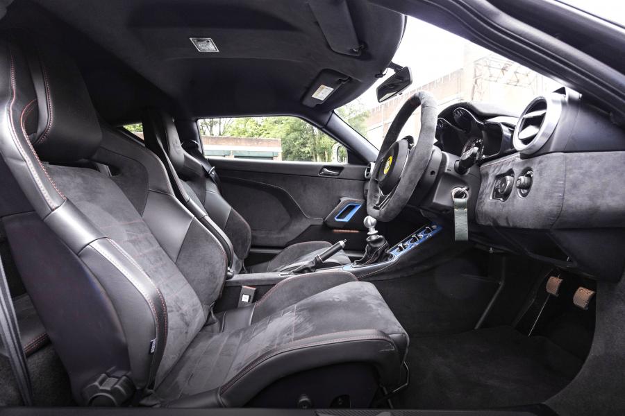 Интерьер Lotus Evora GT410 Sport 2018 года  (UK) (фото 24 из 44)